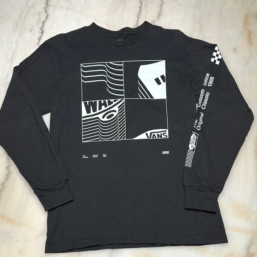 VANS • Black Long Sleeve Graphic Tee - M